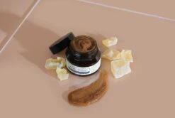 Gentle Black Sugar Facial Polish -Redken Butik 100274 86539 1681981088