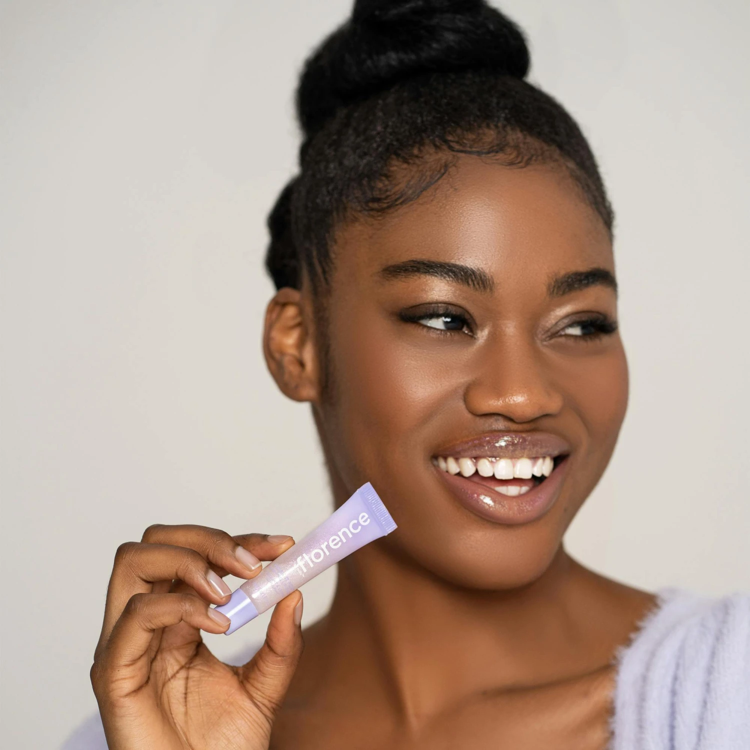 Work It Pout Plumping Lip Gloss Sunny Hunny 4 Work It Pout Plumping Lip Gloss Sunny Hunny - Bild 4