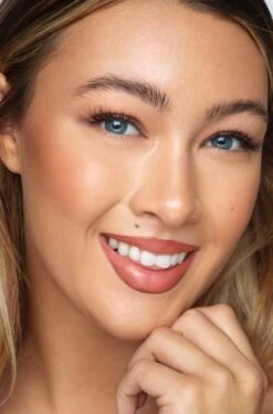 Mineral Foundation Latte -Redken Butik 105330 88471 1686906561