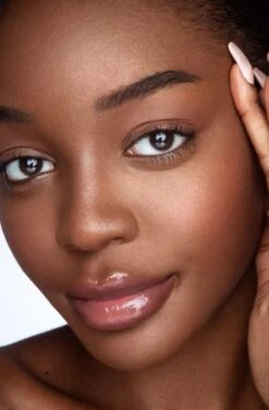 Mineral Foundation Chocolate Truffle -Redken Butik 105366 88479 1686907285