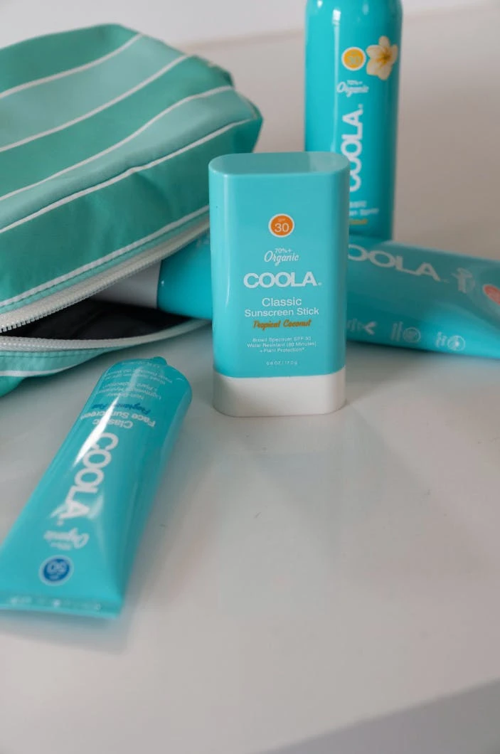 Coola Classic Sunscreen Stick Tropical Coconut SPF30 2 Coola Classic Sunscreen Stick Tropical Coconut SPF30 - Bild 2