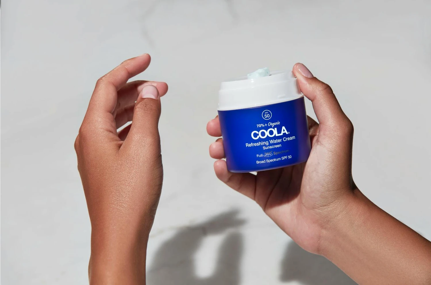 Coola Refreshing Water Cream SPF 50 5 Coola Refreshing Water Cream SPF 50 - Bild 5