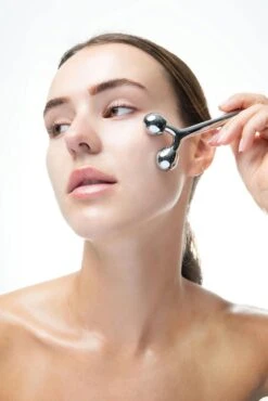 Face Sculpting Zinc Roller 8 Face Sculpting Zinc Roller -Redken Butik 109675 74015 1689930399