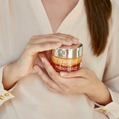 Revitalizing & Moisturizig Cream SPF 15 -Redken Butik 111263 87899 1691492390