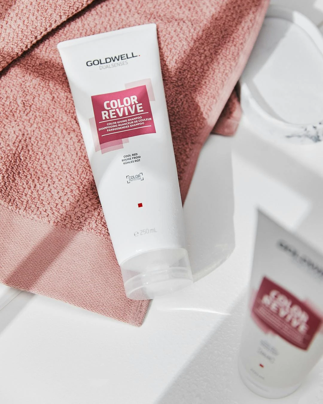 Goldwell Dualsenses Color Revive Color Giving Shampoo Cool Red 2 Goldwell Dualsenses Color Revive Color Giving Shampoo Cool Red - Bild 2