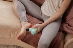 LOLA Portable Massage Device Mint Green 8 LOLA Portable Massage Device Mint Green -Redken Butik 93308 83823 1673259153