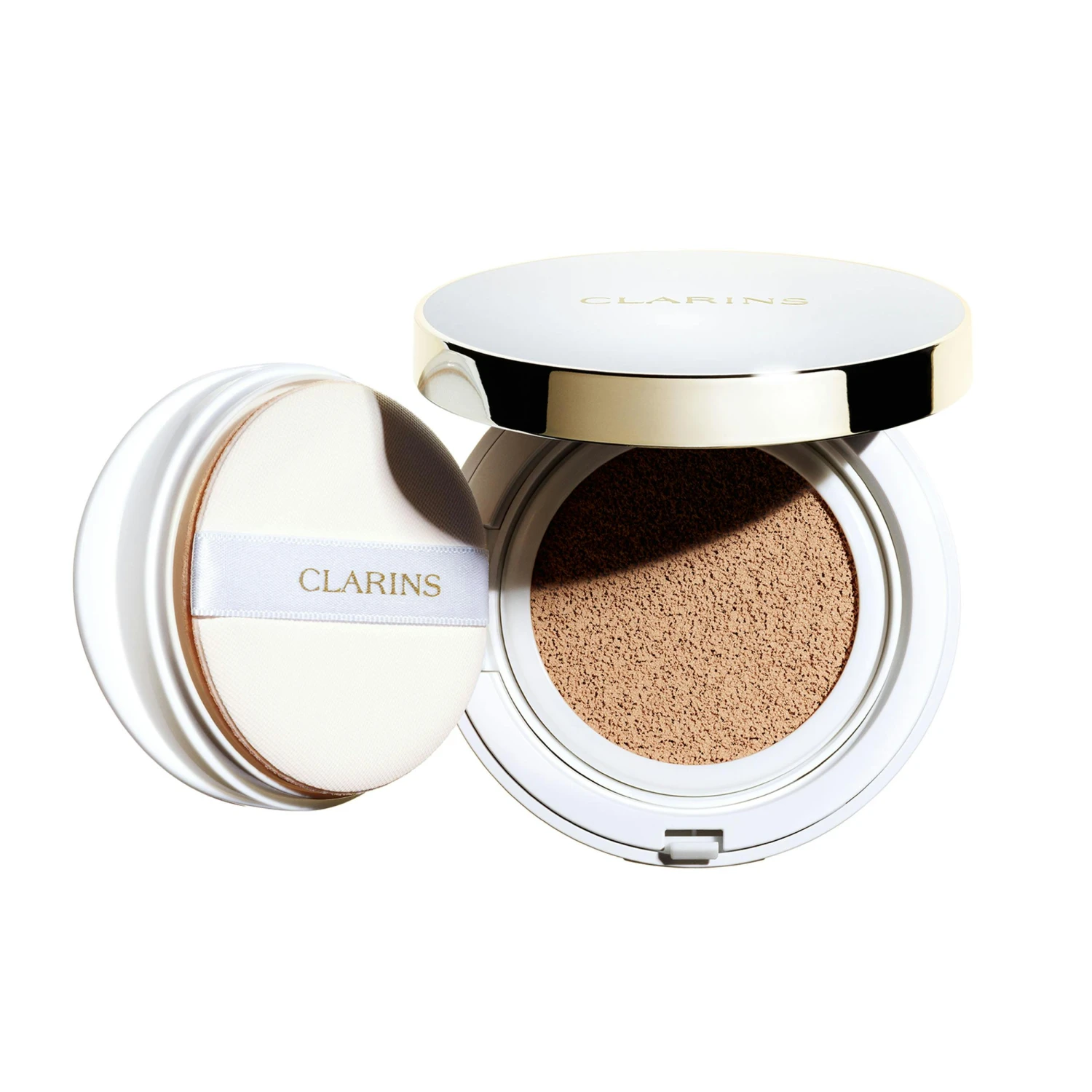 Clarins Everlasting Cushion 107 Beige 1 Clarins Everlasting Cushion 107 Beige