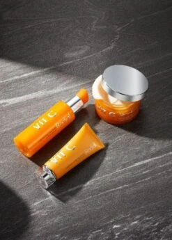 Rodial Vit C Brightening Pads 8 Rodial Vit C Brightening Pads -Redken Butik 96394 58187 1677078361