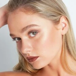 Mary Lou Manizer Illuminating Powder 5 Mary Lou Manizer Illuminating Powder -Redken Butik 98868 18327 1680184915